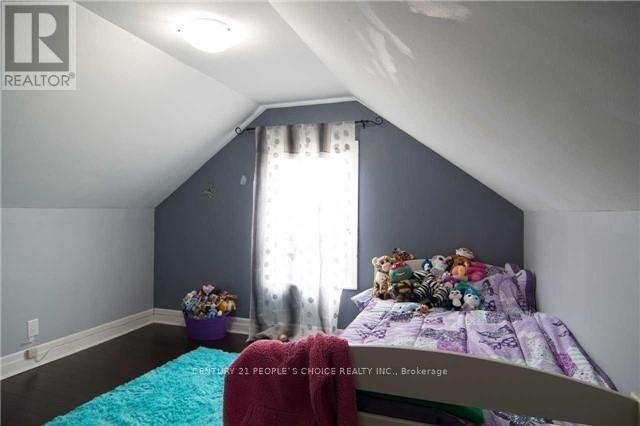 Upper - 186 Maurice Drive, Oakville, Ontario  L6K 2W9 - Photo 9 - W13004554