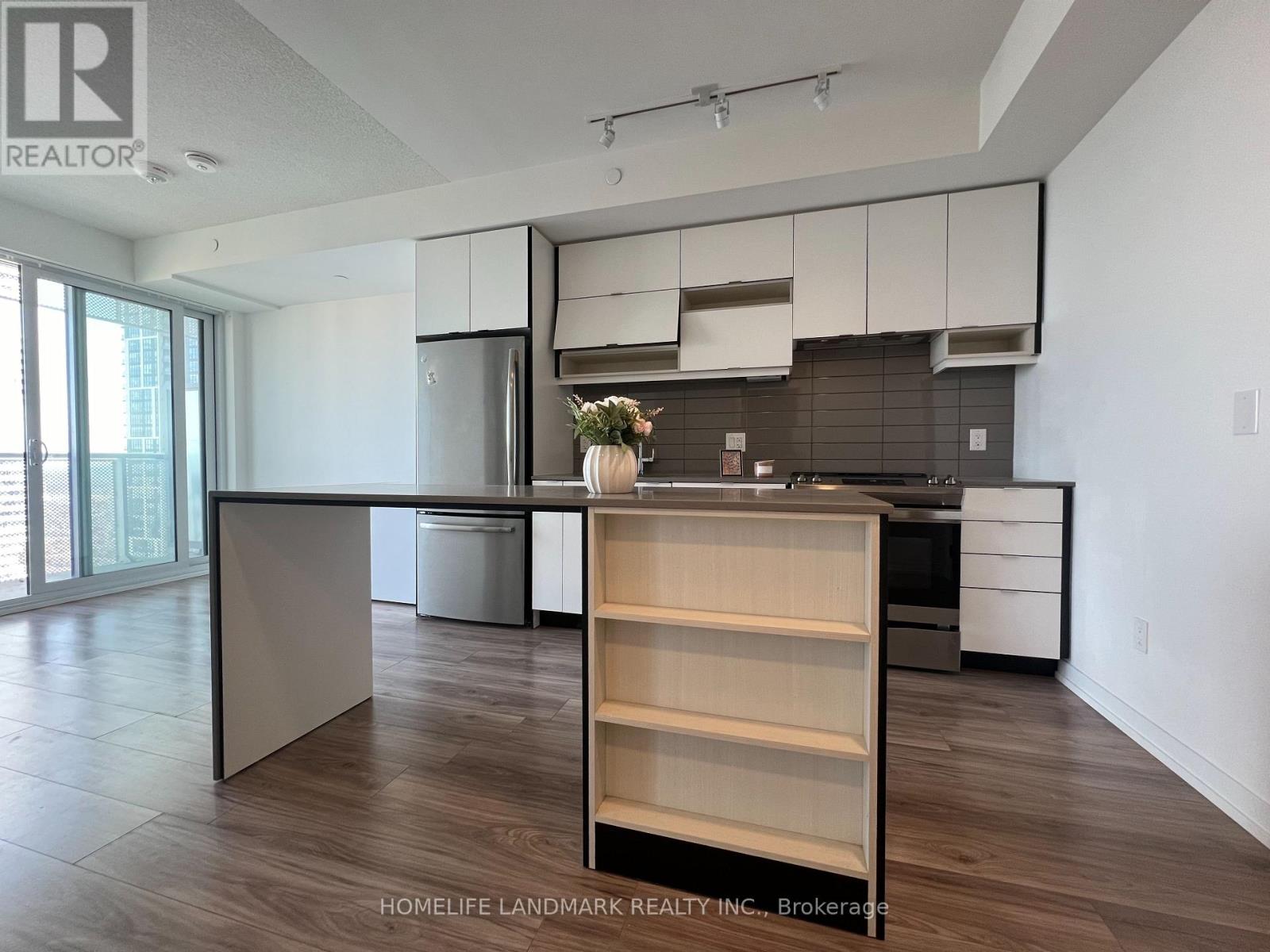 4065 CONFEDERATION PARKWAY, Mississauga, Ontario