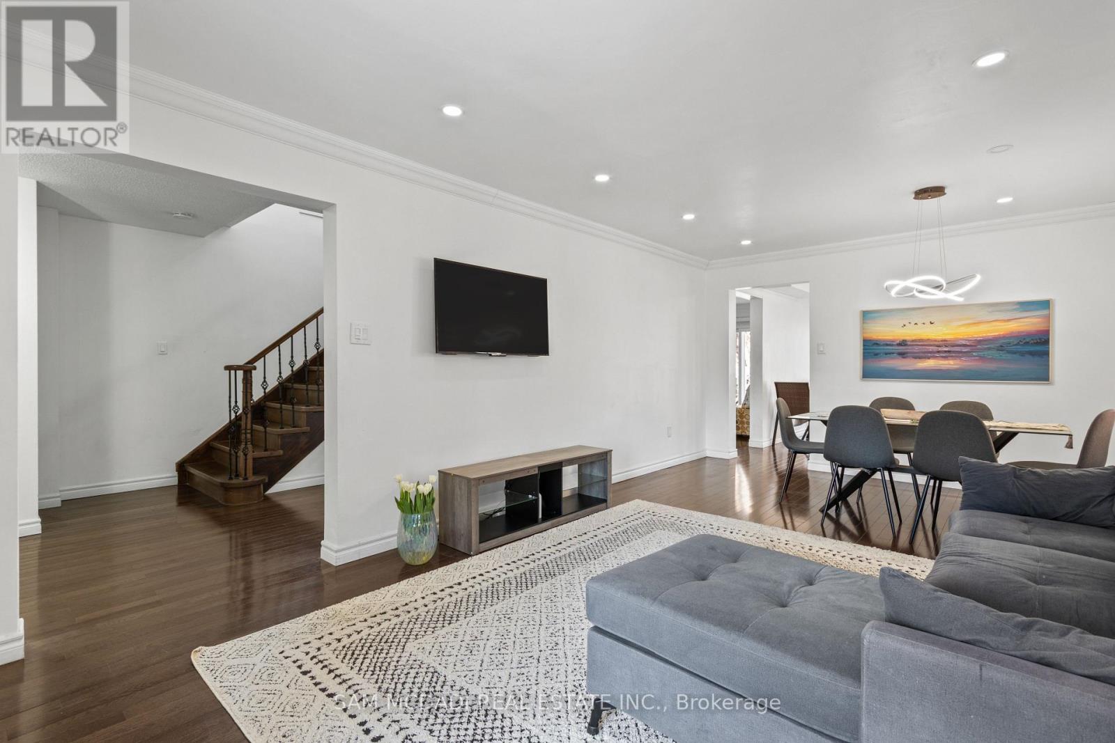 6282 Camgreen Circle, Mississauga, Ontario  L5N 4M6 - Photo 5 - W13004592