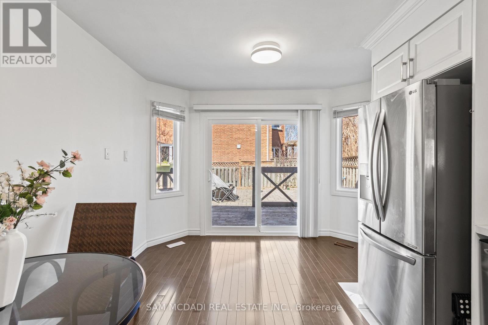 6282 Camgreen Circle, Mississauga, Ontario  L5N 4M6 - Photo 8 - W13004592