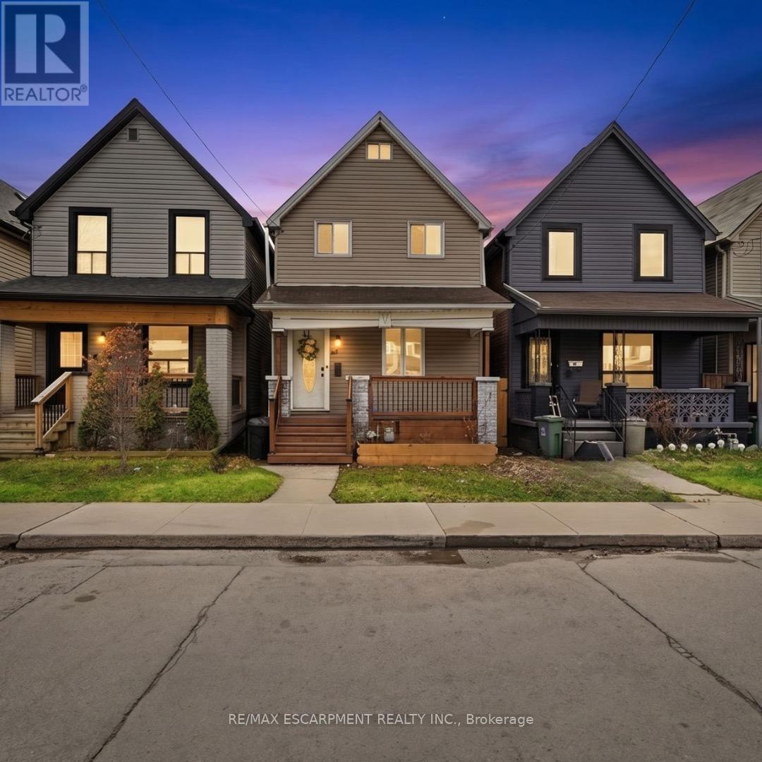 82 CLINTON STREET, Hamilton, Ontario