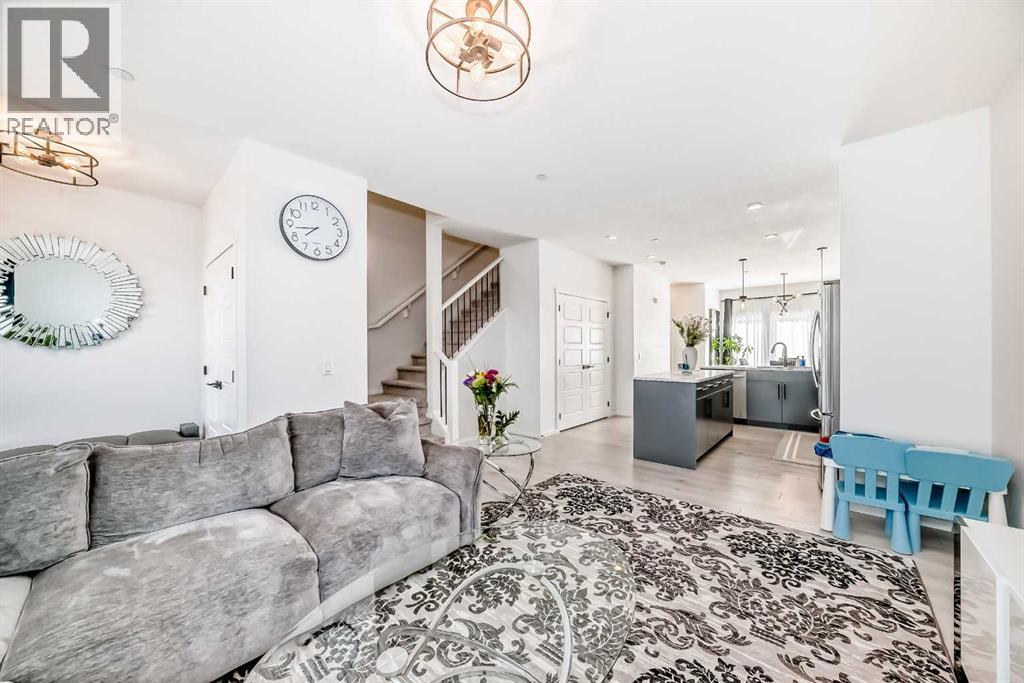 215 148 Avenue Nw, Calgary, Alberta  T3P 1N1 - Photo 3 - A2289060