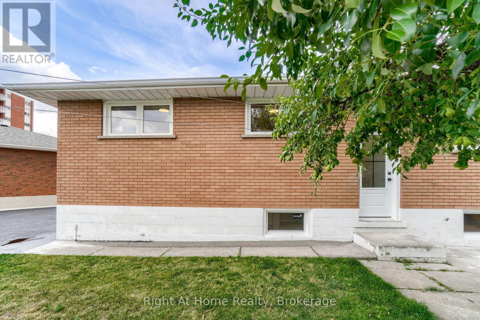 Upper Level - 69 Heather Road, Hamilton, Ontario  L8K 3V9 - Photo 17 - X13004630