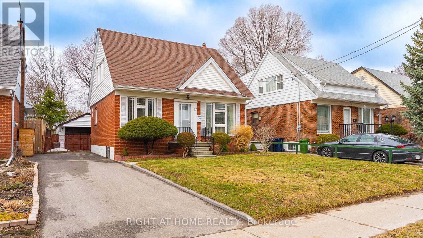 82 Tower Drive, Toronto, Ontario  M1R 3P2 - Photo 2 - E12907172