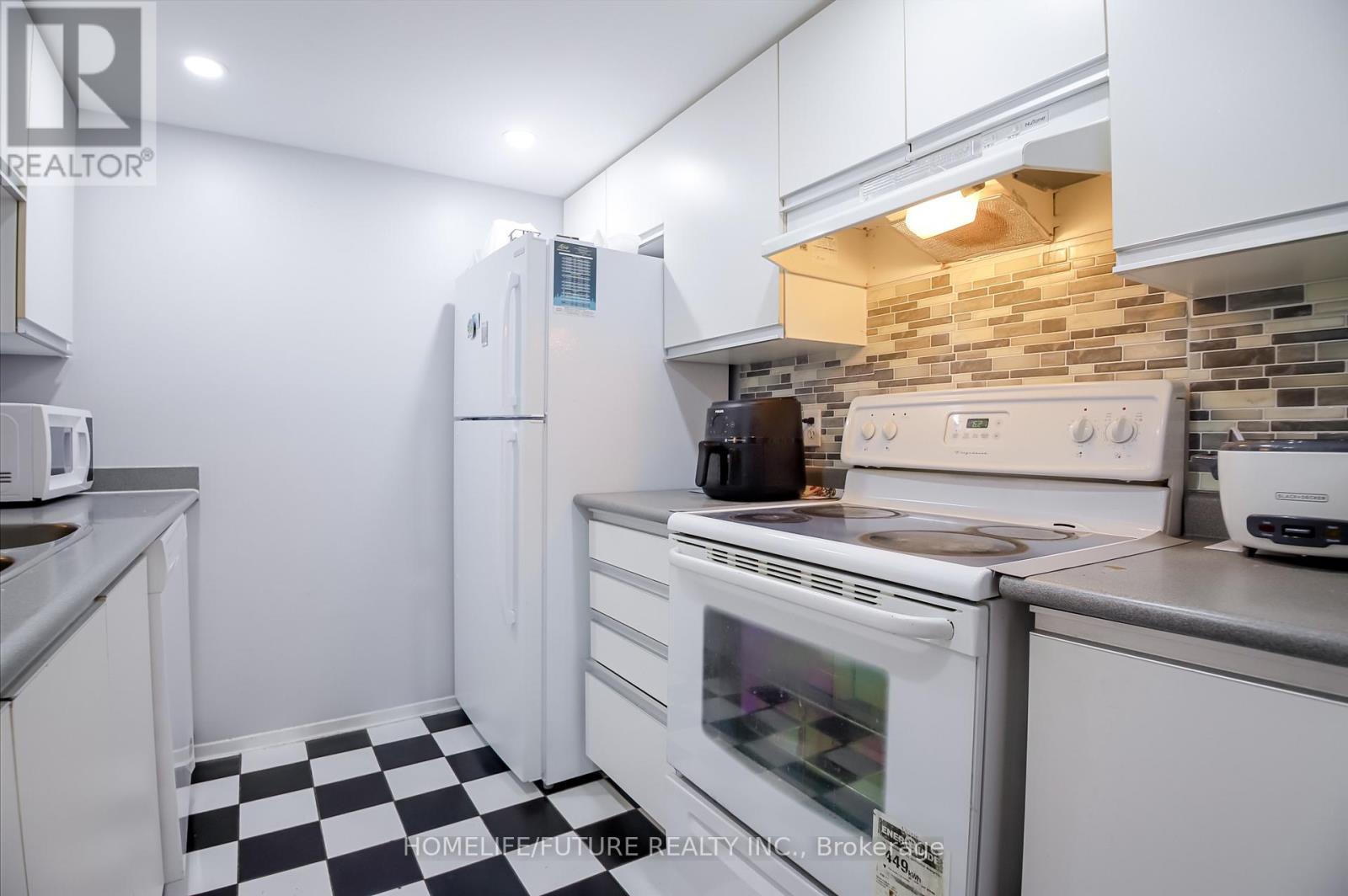 816 - 2550 Lawrence Avenue E, Toronto, Ontario  M1P 4Z3 - Photo 28 - E13004598