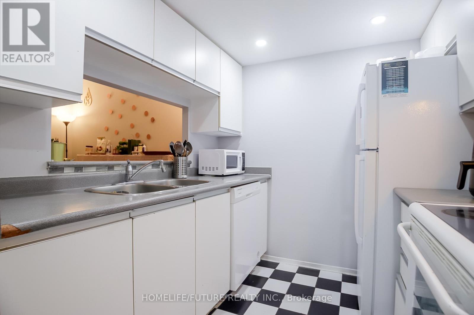 816 - 2550 Lawrence Avenue E, Toronto, Ontario  M1P 4Z3 - Photo 29 - E13004598