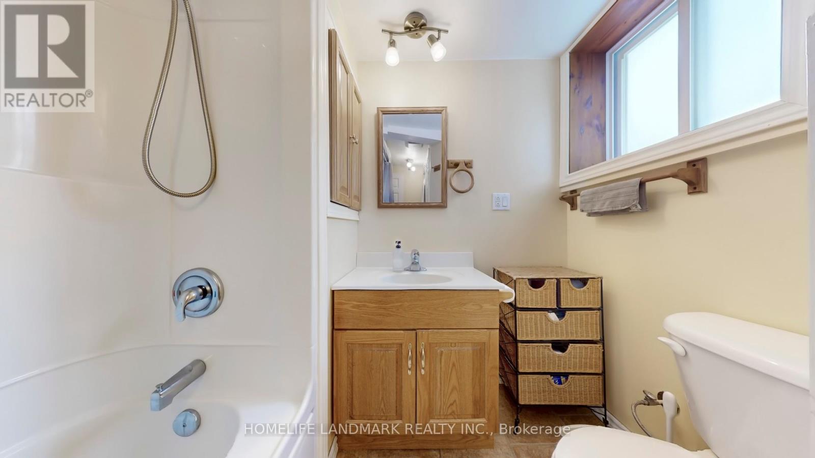 172 Sussex Street, Oshawa, Ontario  L1G 1V9 - Photo 17 - E13004662