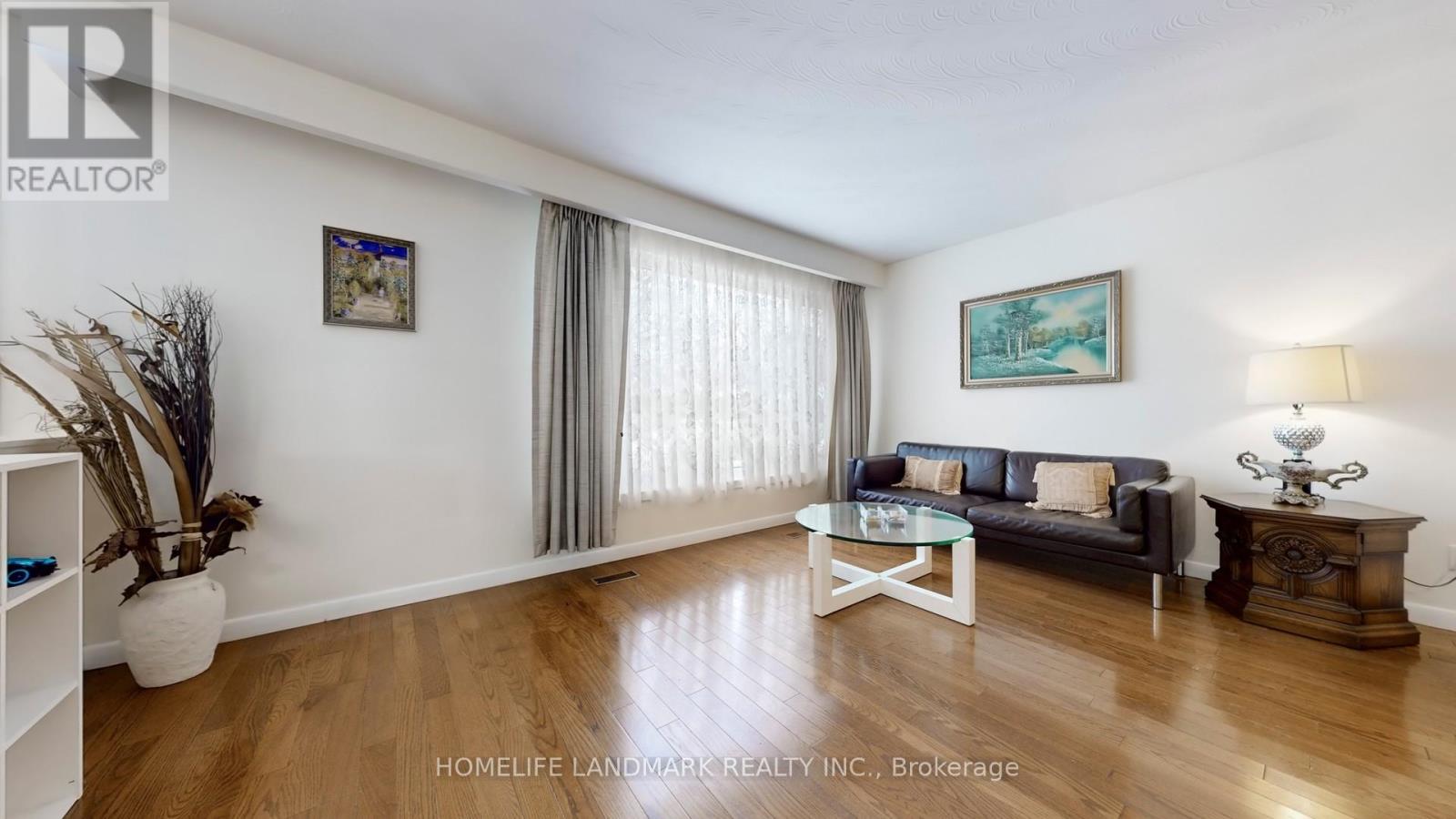 172 Sussex Street, Oshawa, Ontario  L1G 1V9 - Photo 2 - E13004662