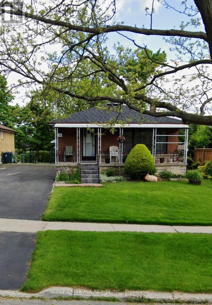 36 DELAWANA DRIVE, Toronto, Ontario