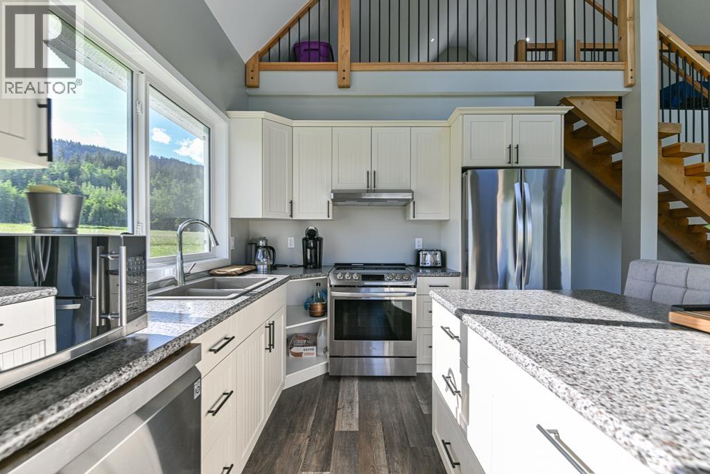 3963 Canimview Drive, 100 Mile House, British Columbia  V0K 1J0 - Photo 18 - R3111845