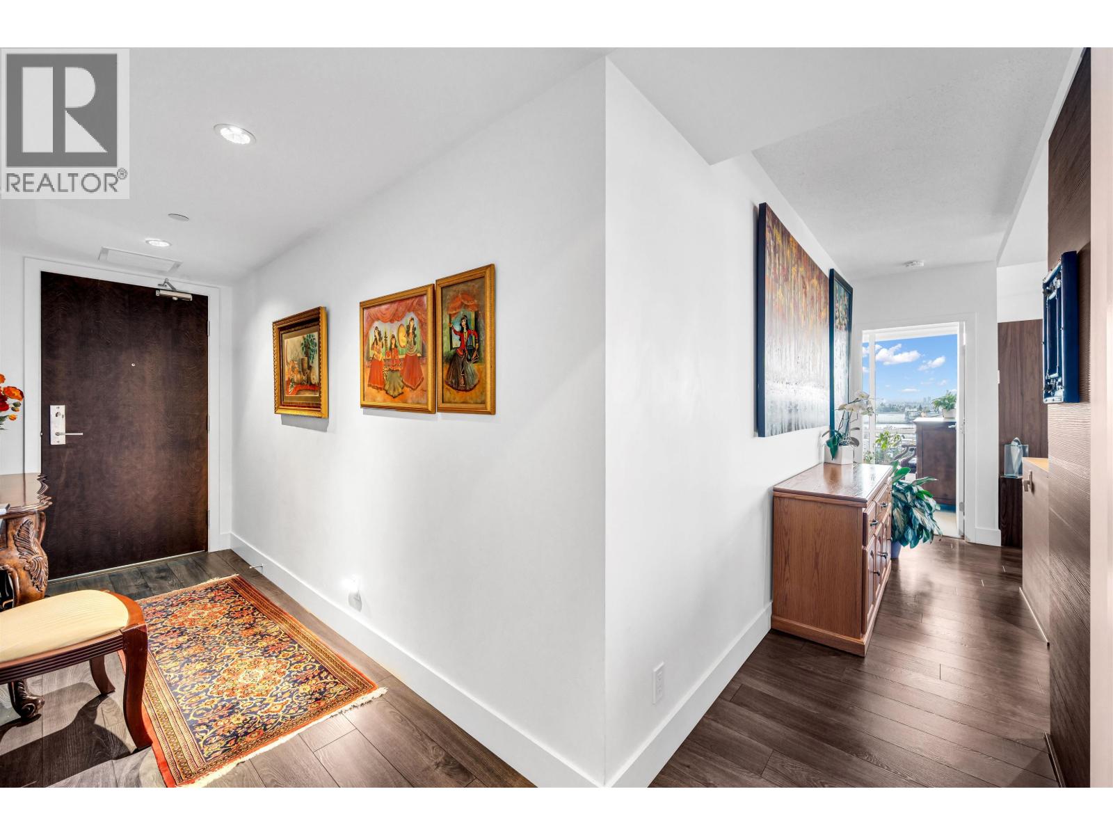 2107 1550 Fern Street, North Vancouver, British Columbia  V7J 2L6 - Photo 8 - R3112103