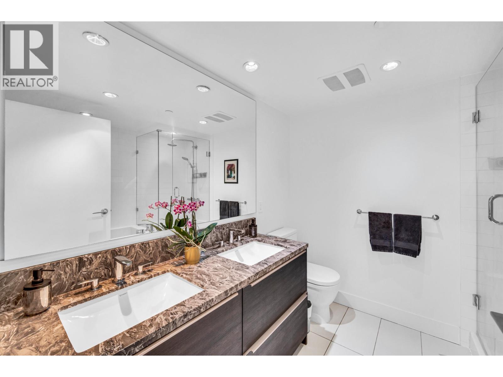 2107 1550 Fern Street, North Vancouver, British Columbia  V7J 2L6 - Photo 24 - R3112103