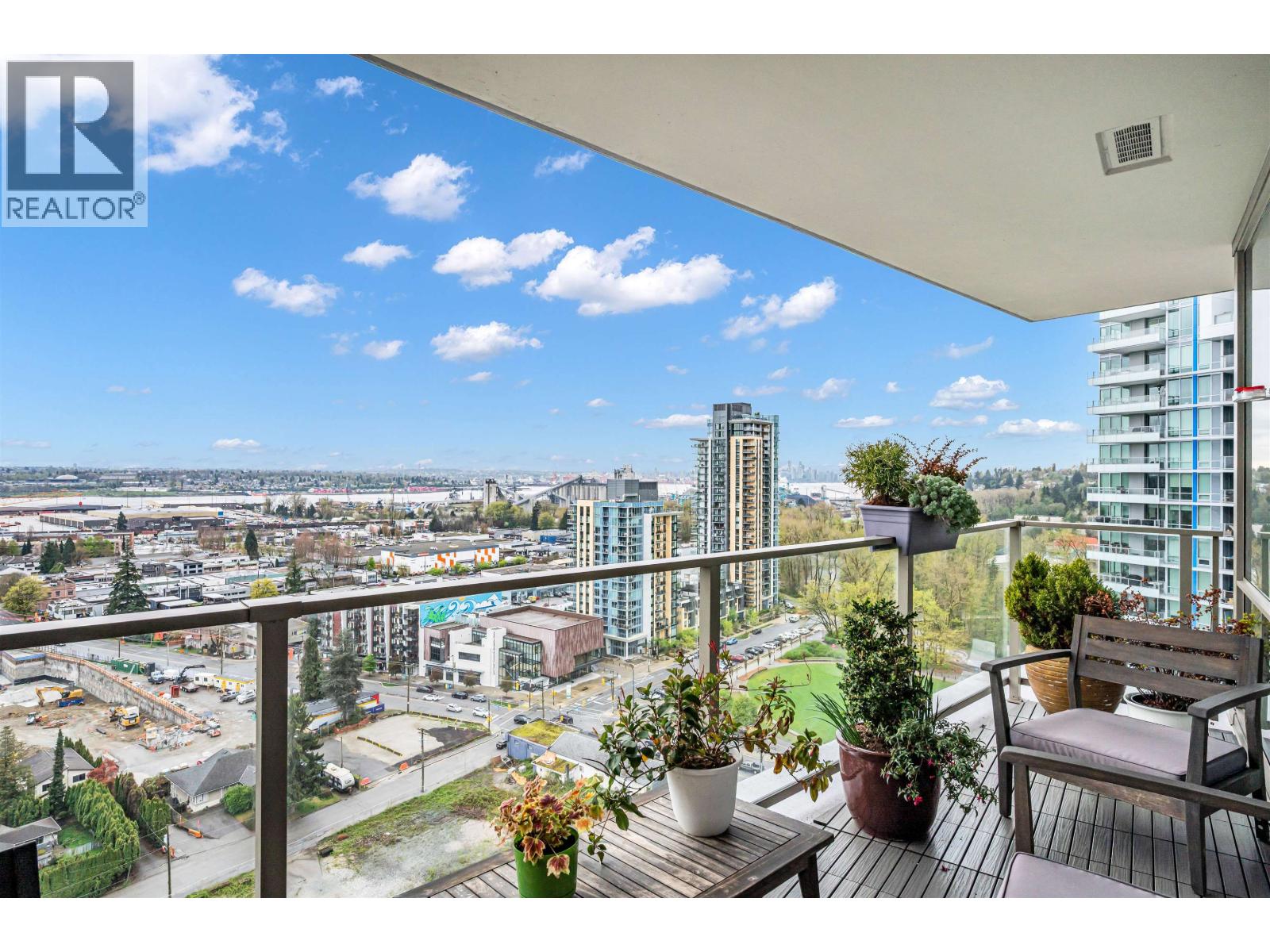 2107 1550 Fern Street, North Vancouver, British Columbia  V7J 2L6 - Photo 7 - R3112103