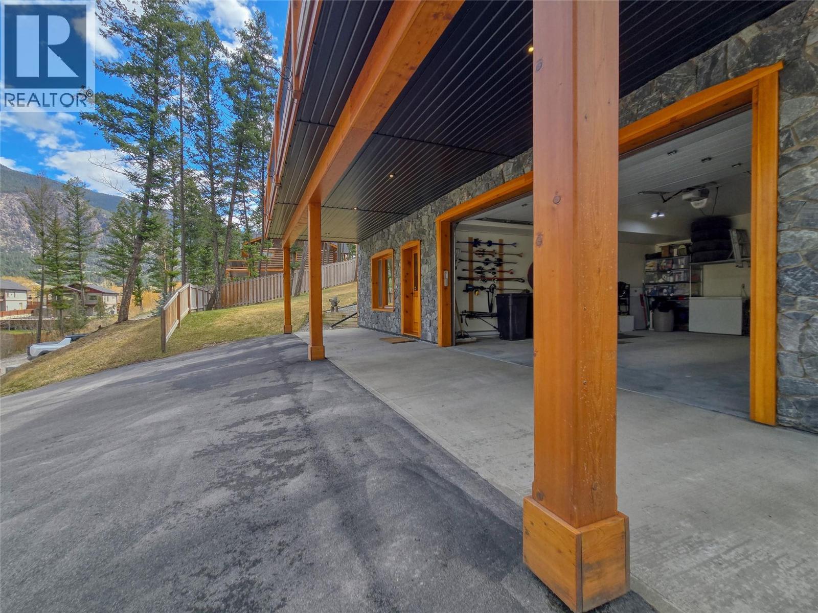 983 Swansea View Road Road, Invermere, British Columbia  V0A 1K3 - Photo 19 - 10383264