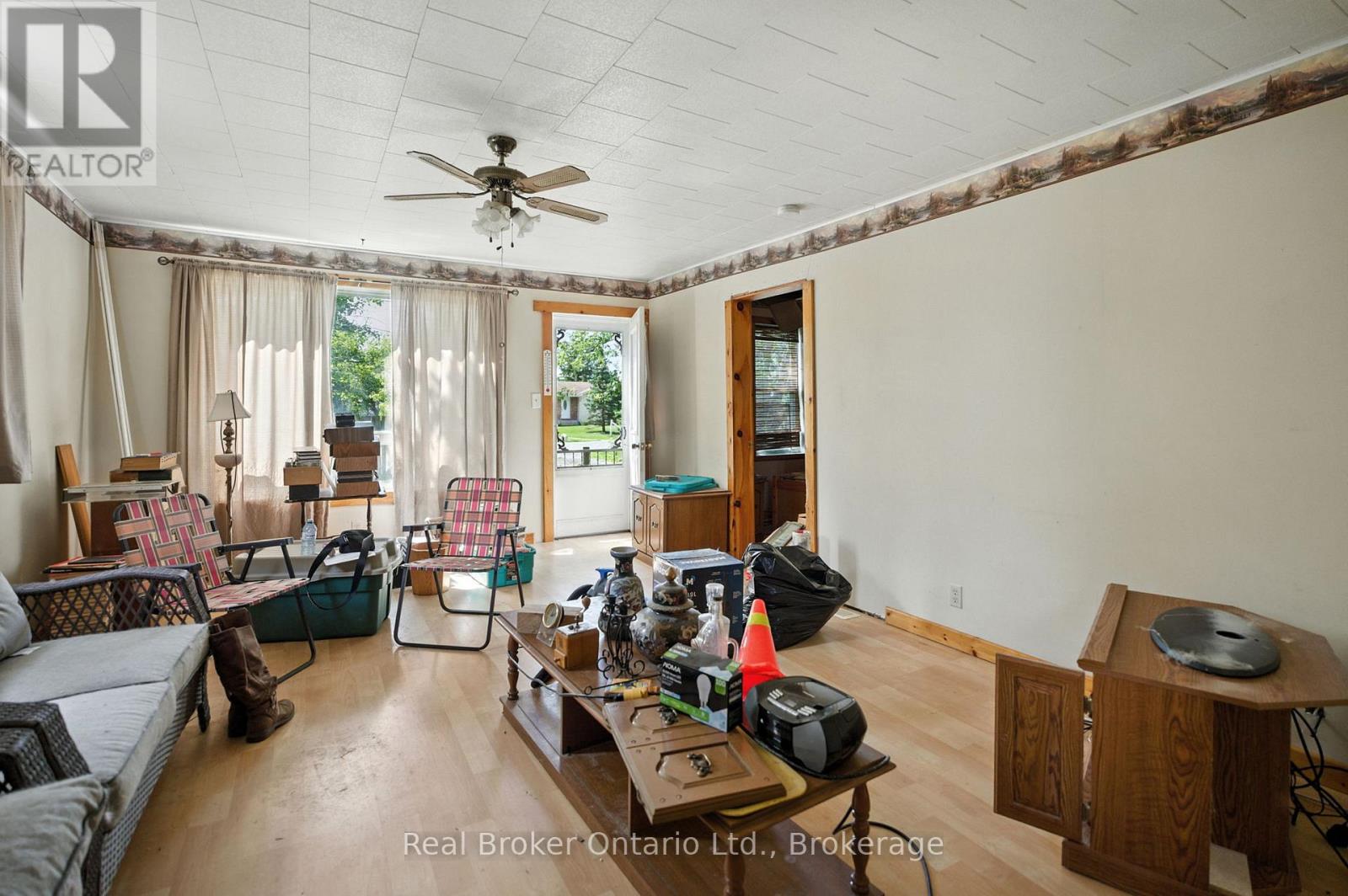 320 Netherby Road, Welland, Ontario  L3B 5N7 - Photo 4 - X12919448