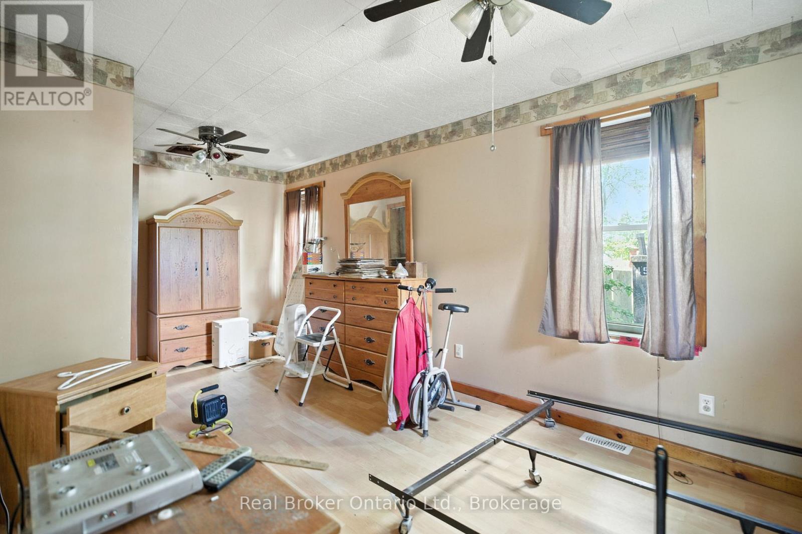 320 Netherby Road, Welland, Ontario  L3B 5N7 - Photo 9 - X12919448