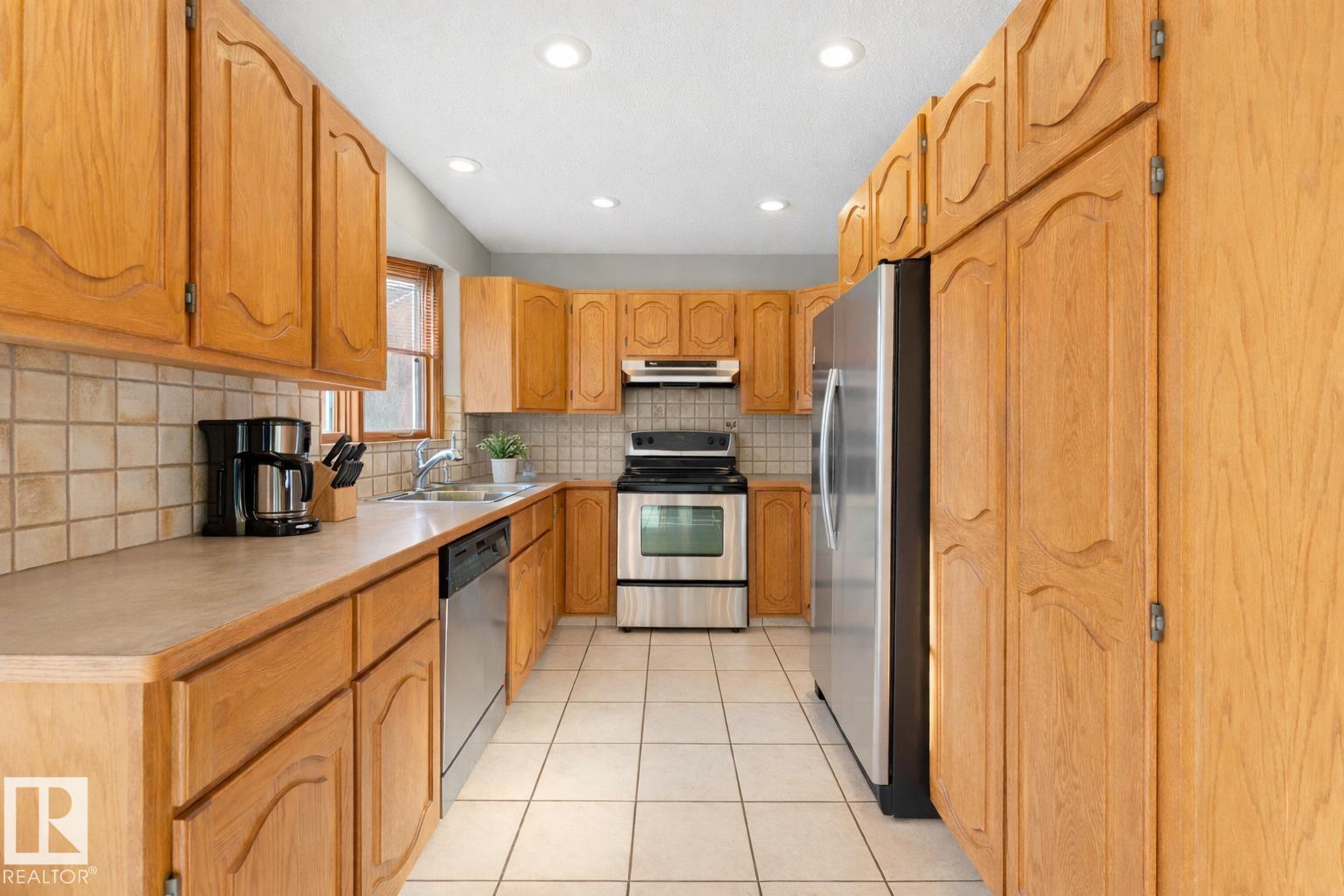 311 Lakeshore Dr, Cold Lake, Alberta  T9M 1A3 - Photo 11 - E4482472