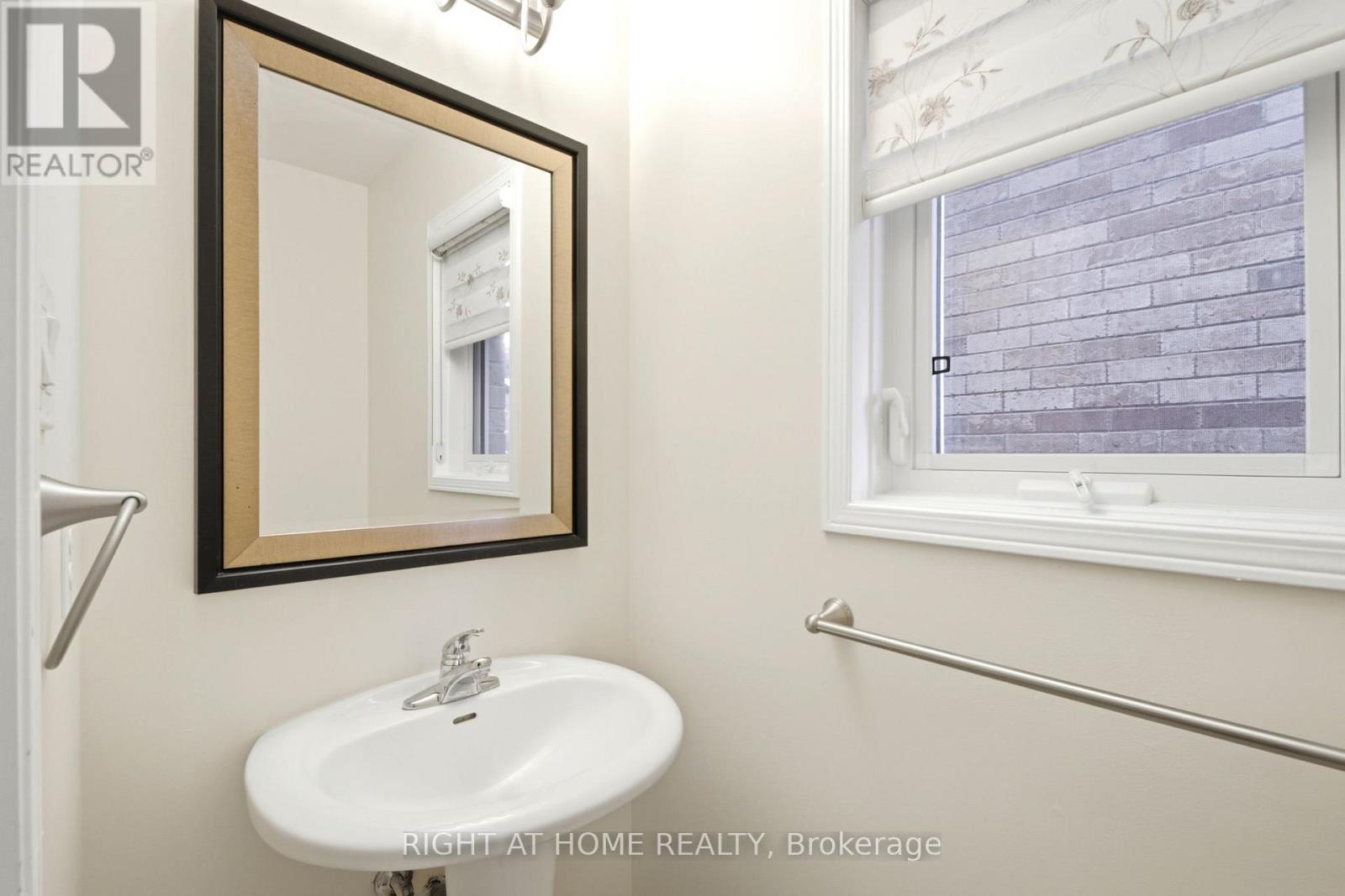 212 Venice Gate Drive, Vaughan, Ontario  L4H 0G1 - Photo 12 - N13004638