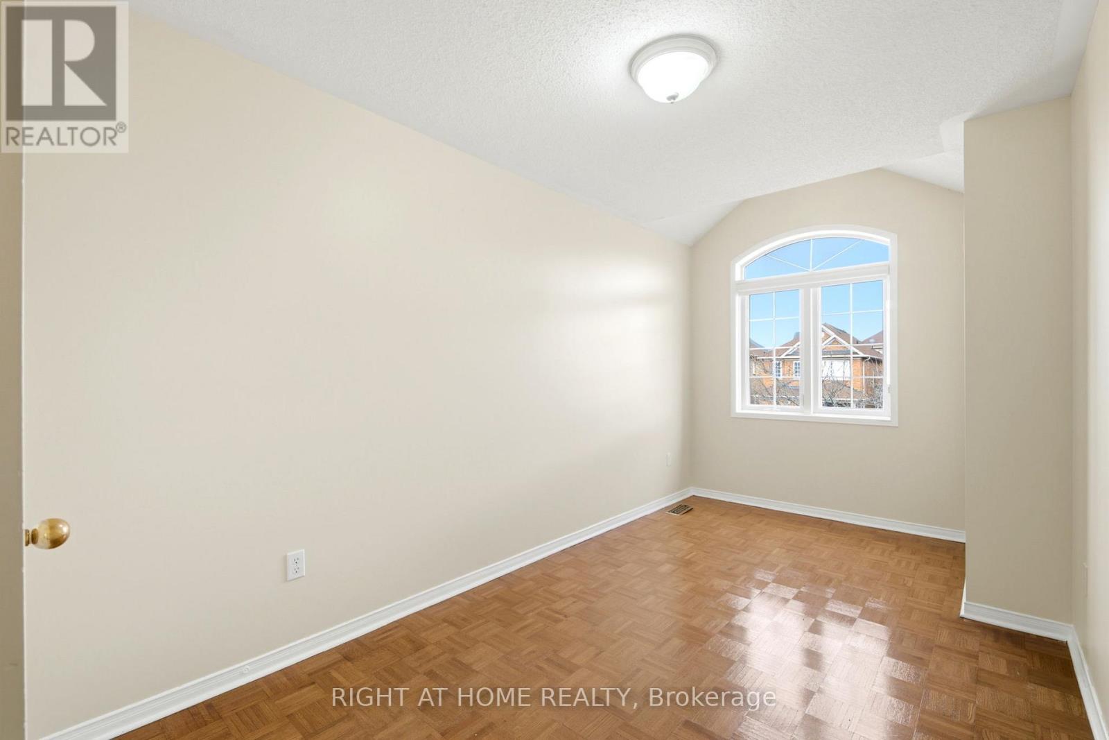 212 Venice Gate Drive, Vaughan, Ontario  L4H 0G1 - Photo 23 - N13004638