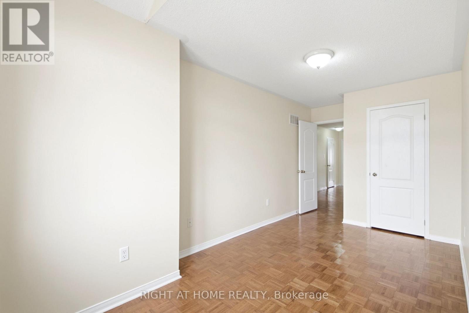 212 Venice Gate Drive, Vaughan, Ontario  L4H 0G1 - Photo 24 - N13004638