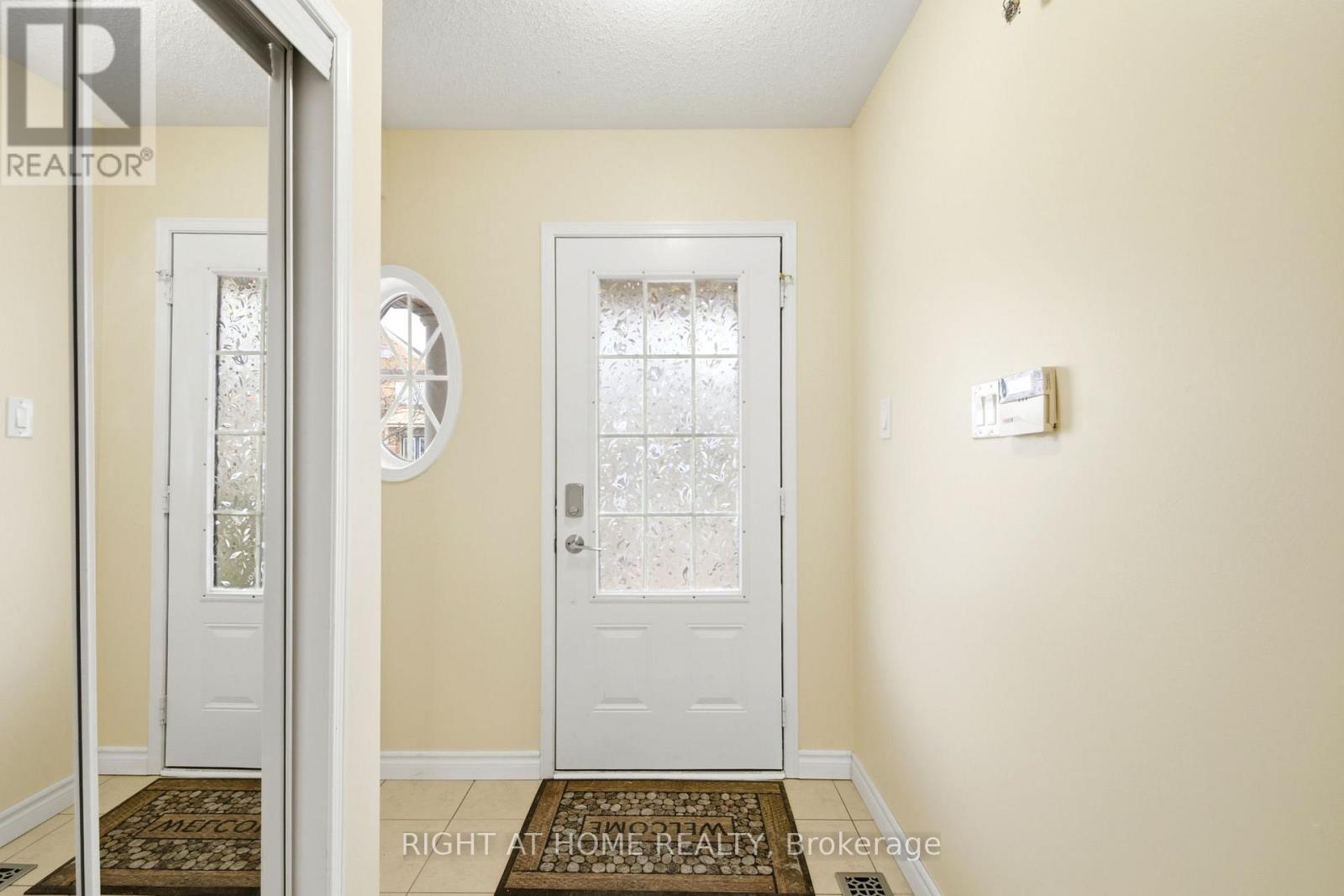 212 Venice Gate Drive, Vaughan, Ontario  L4H 0G1 - Photo 36 - N13004638