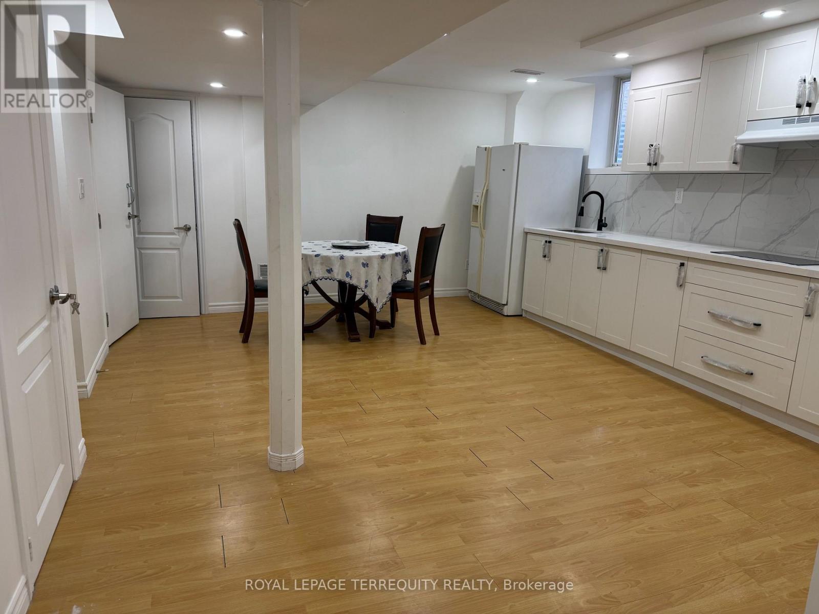 Basement - 520 Matisse Place, Mississauga, Ontario  L5W 1M3 - Photo 2 - W13004612