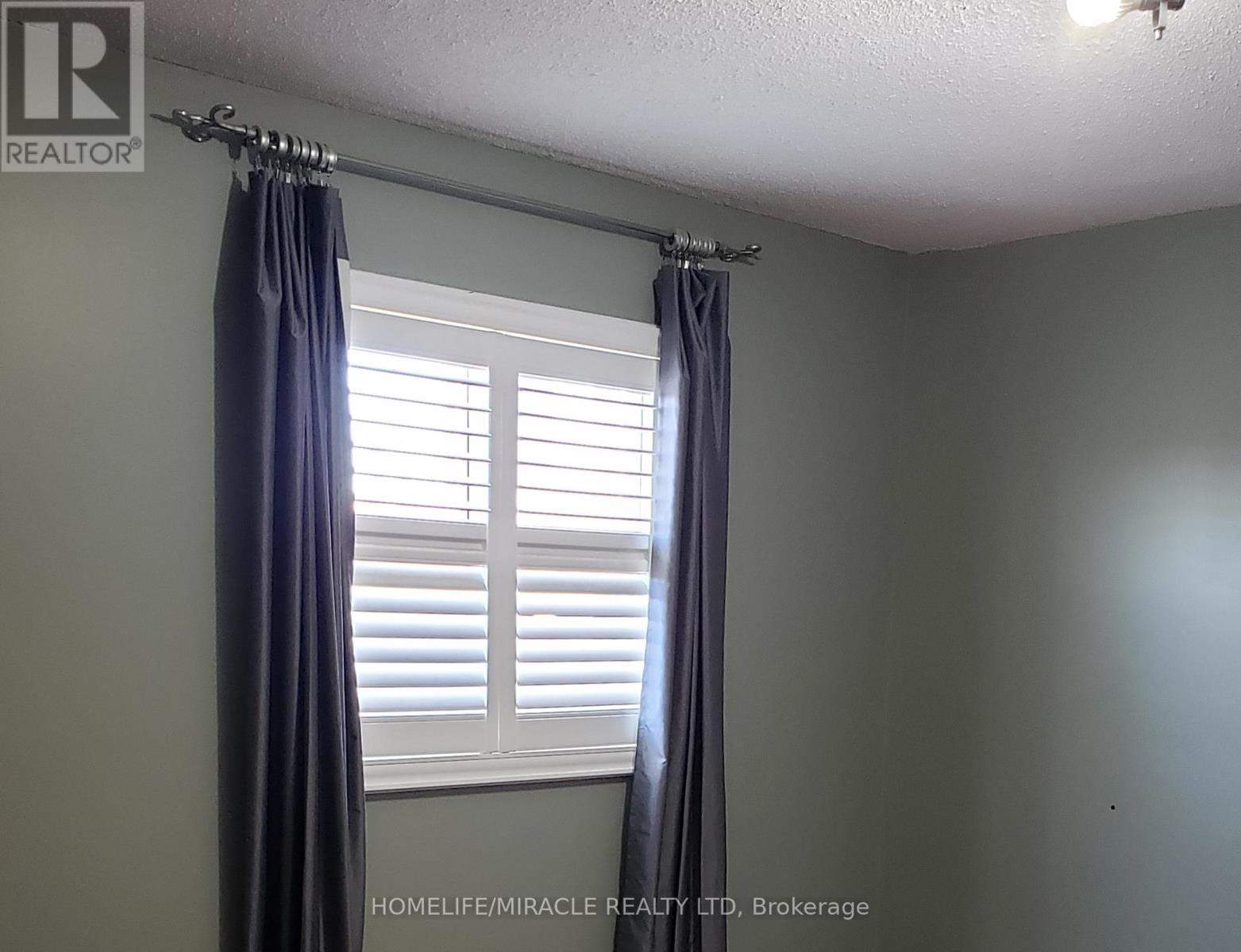 487 Wallenberg Crescent, Mississauga, Ontario  L5B 3M2 - Photo 12 - W13004622