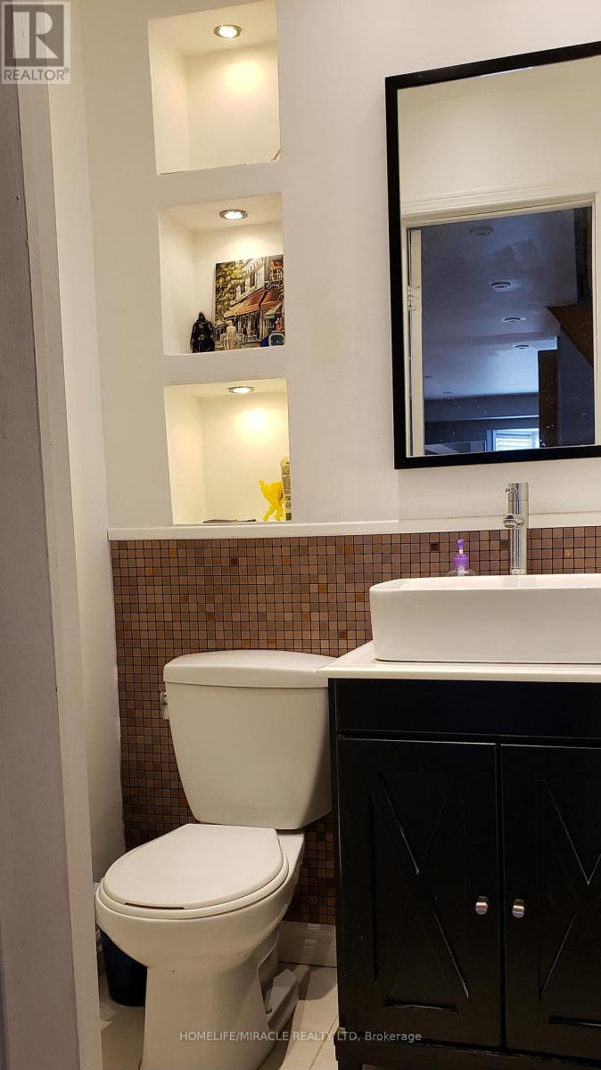 487 Wallenberg Crescent, Mississauga, Ontario  L5B 3M2 - Photo 19 - W13004622