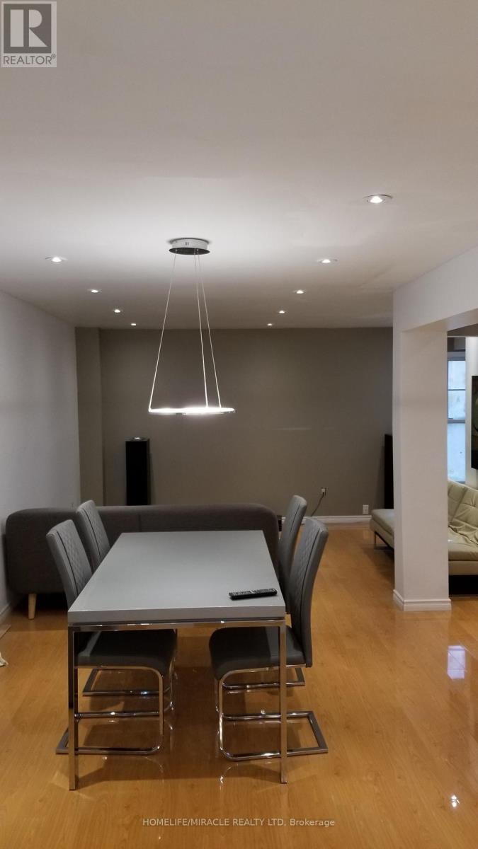 487 Wallenberg Crescent, Mississauga, Ontario  L5B 3M2 - Photo 9 - W13004622