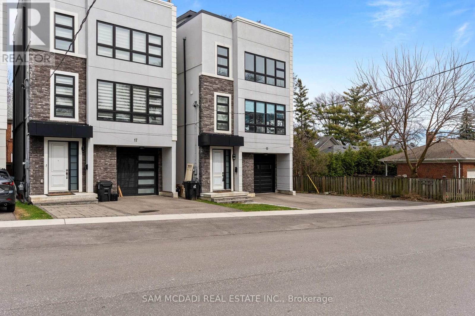 15 Old Oak Drive, Toronto, Ontario M9A 1A3 - Photo 33 - W13004640