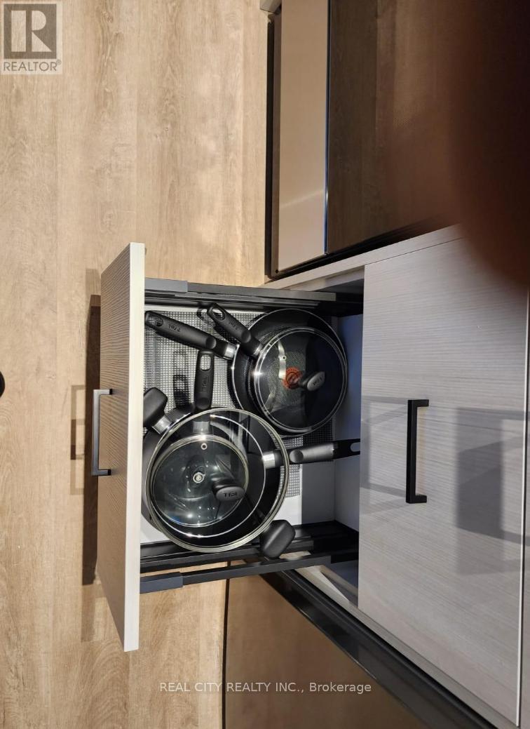 107 - 2300 St Clair Avenue W, Toronto, Ontario  M6N 1K8 - Photo 9 - W13004656