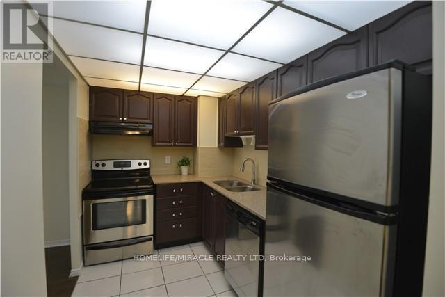 313 - 155 Hillcrest Avenue, Mississauga, Ontario  L5B 4B1 - Photo 3 - W13004660