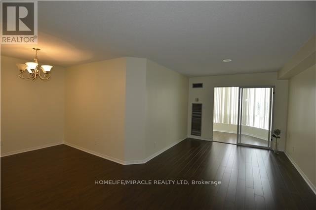 313 - 155 Hillcrest Avenue, Mississauga, Ontario  L5B 4B1 - Photo 4 - W13004660