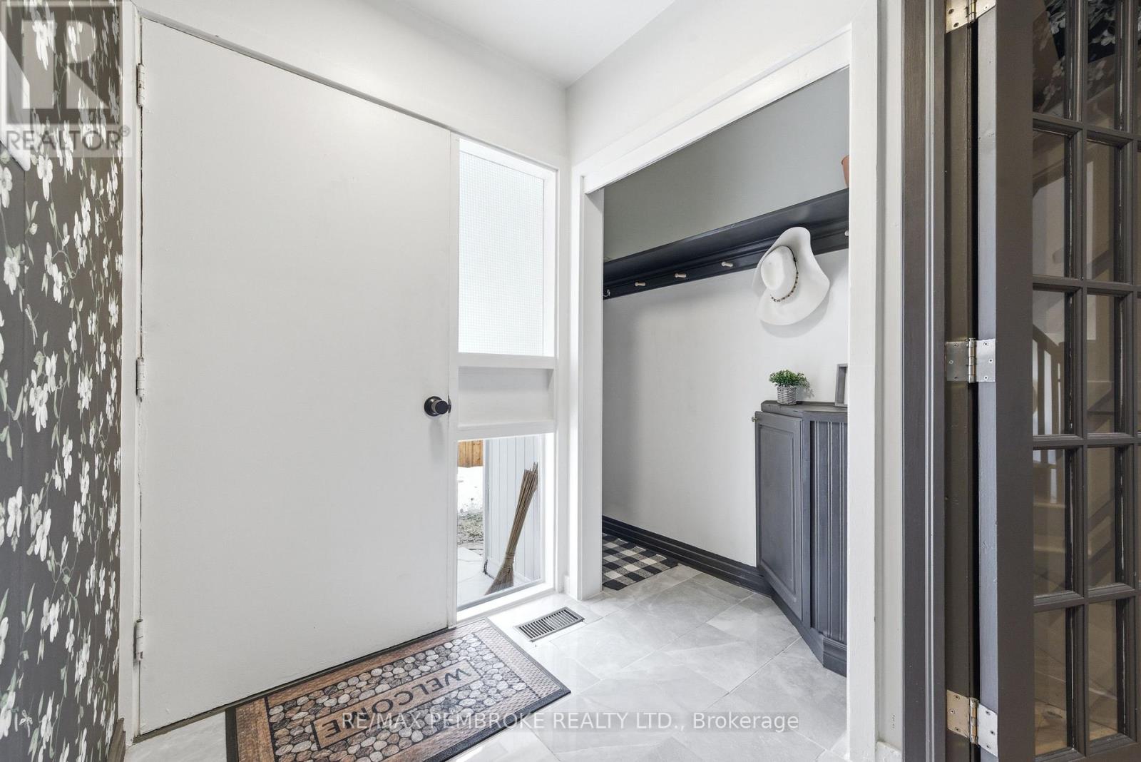 98 Birch Street, Deep River, Ontario K0J 1P0 - Photo 14 - X12999888