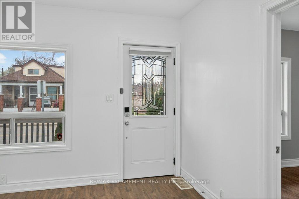 299 Britannia Avenue, Hamilton, Ontario  L8H 1Y2 - Photo 8 - X13004596