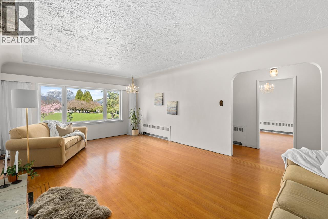 2880 Oxford Street, Vancouver, British Columbia  V5K 1N6 - Photo 4 - R3112122