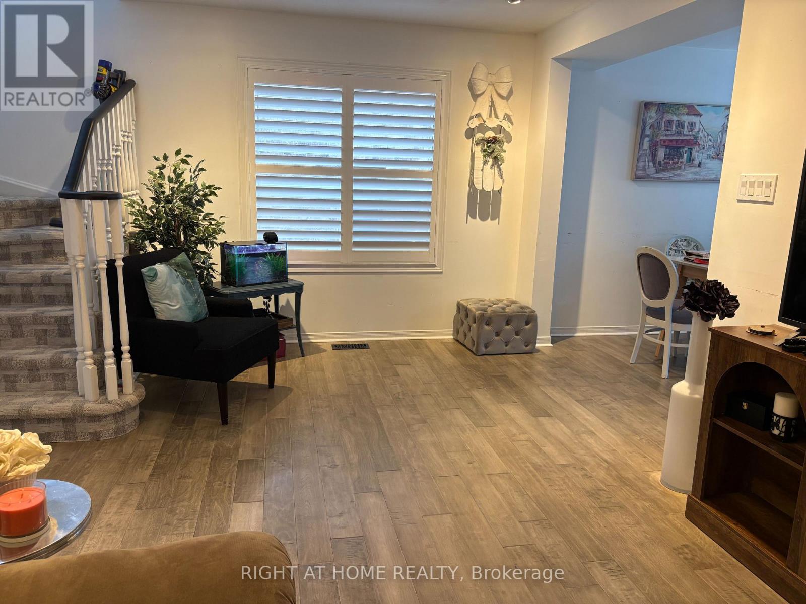 23 Grandwood Avenue, Whitchurch-Stouffville, Ontario  L4A 0M6 - Photo 4 - N12886054