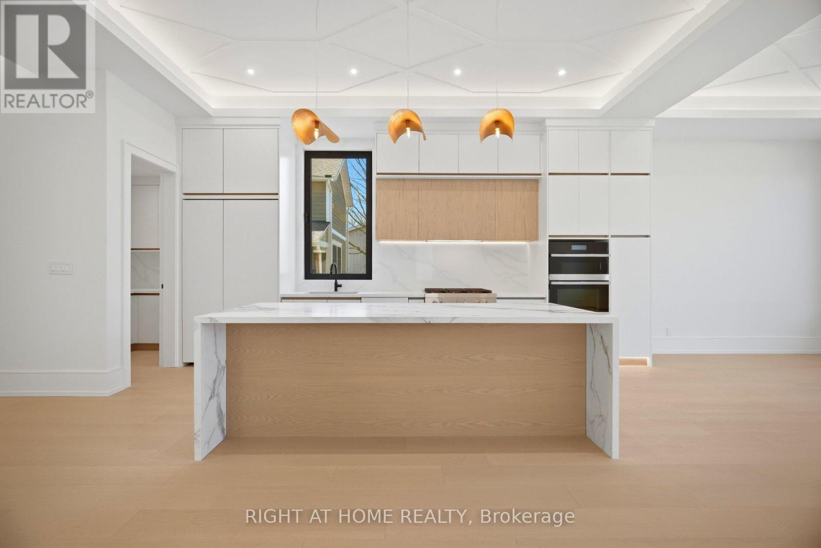 84 Mosley Street, Aurora, Ontario  L4G 1H1 - Photo 12 - N13002254