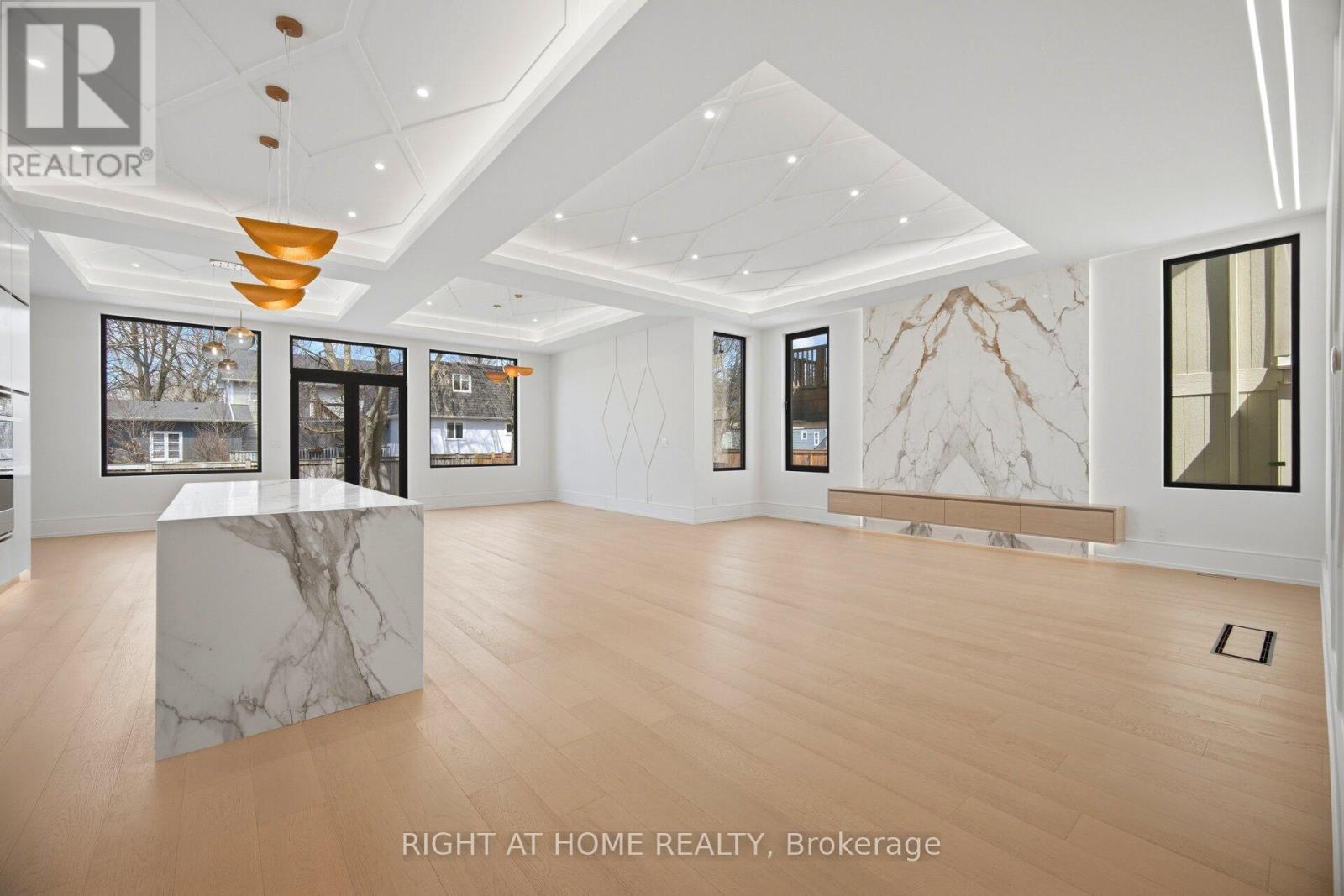 84 Mosley Street, Aurora, Ontario  L4G 1H1 - Photo 10 - N13002254