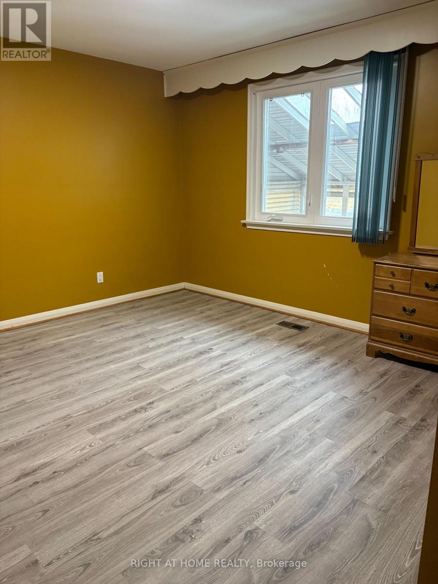 35 Beckett Avenue, Toronto, Ontario  M6L 2B3 - Photo 9 - W12761268