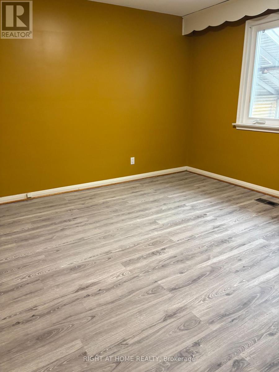 35 Beckett Avenue, Toronto, Ontario  M6L 2B3 - Photo 8 - W12761268