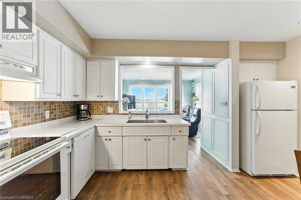 207 Robinson Road, Brantford, Ontario  N3T 5L7 - Photo 11 - 40821335