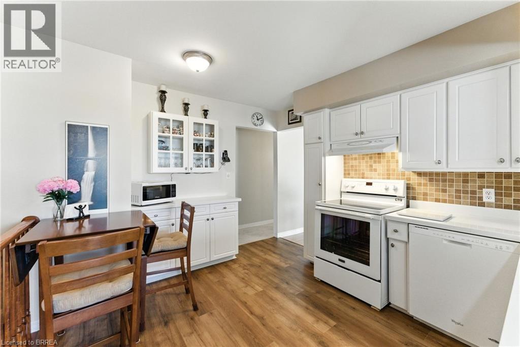 207 Robinson Road, Brantford, Ontario  N3T 5L7 - Photo 12 - 40821335