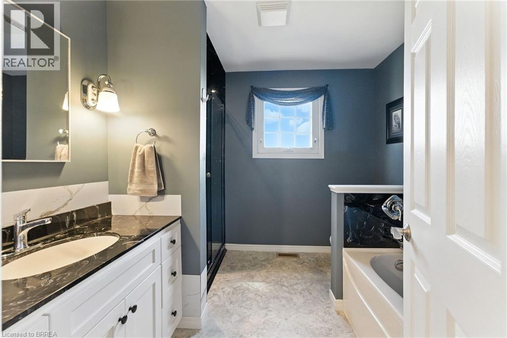 207 Robinson Road, Brantford, Ontario  N3T 5L7 - Photo 18 - 40821335