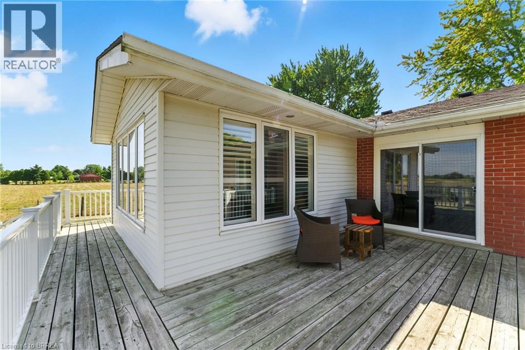 207 Robinson Road, Brantford, Ontario  N3T 5L7 - Photo 23 - 40821335