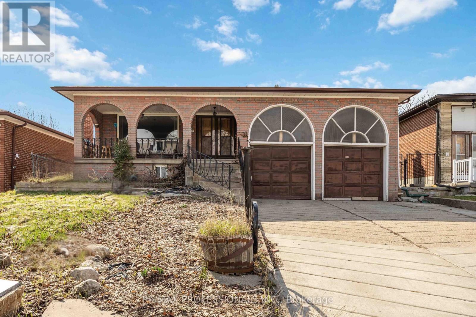 118 Tandridge Crescent, Toronto, Ontario  M9W 5N9 - Photo 2 - W13000780