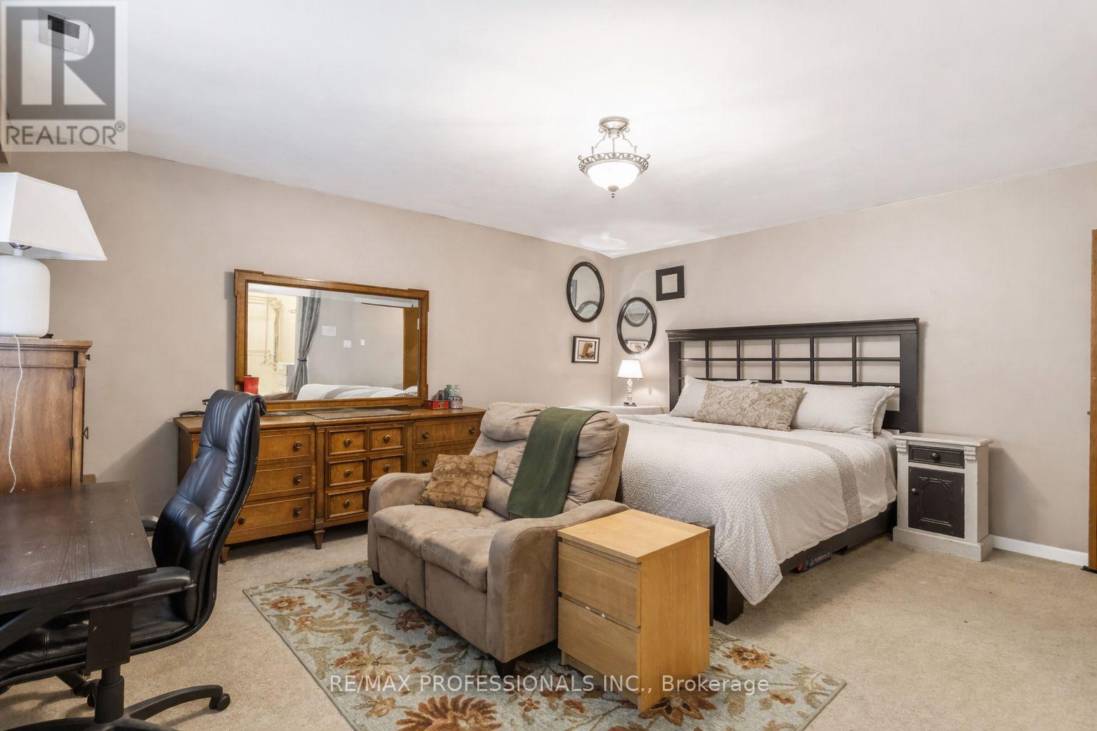 118 Tandridge Crescent, Toronto, Ontario  M9W 5N9 - Photo 8 - W13000780