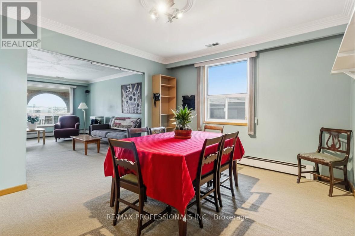 118 Tandridge Crescent, Toronto, Ontario  M9W 5N9 - Photo 7 - W13000780