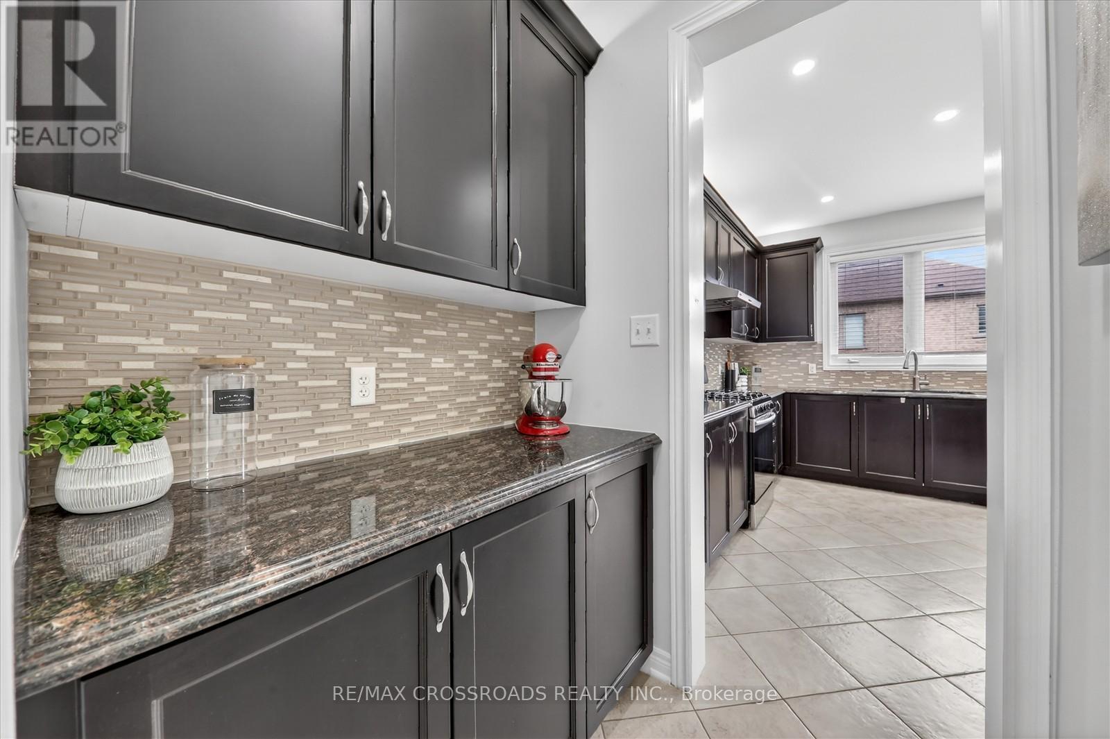 10 Sedore Street, Markham, Ontario  L6E 0K2 - Photo 9 - N12939244