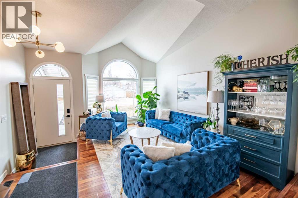 14 Eldridge Crescent, Red Deer, Alberta  T4R 2C9 - Photo 3 - A2301757